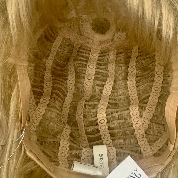 Paula Young NWT Ariana Wig - Blonde #22 - Picture 5 of 5